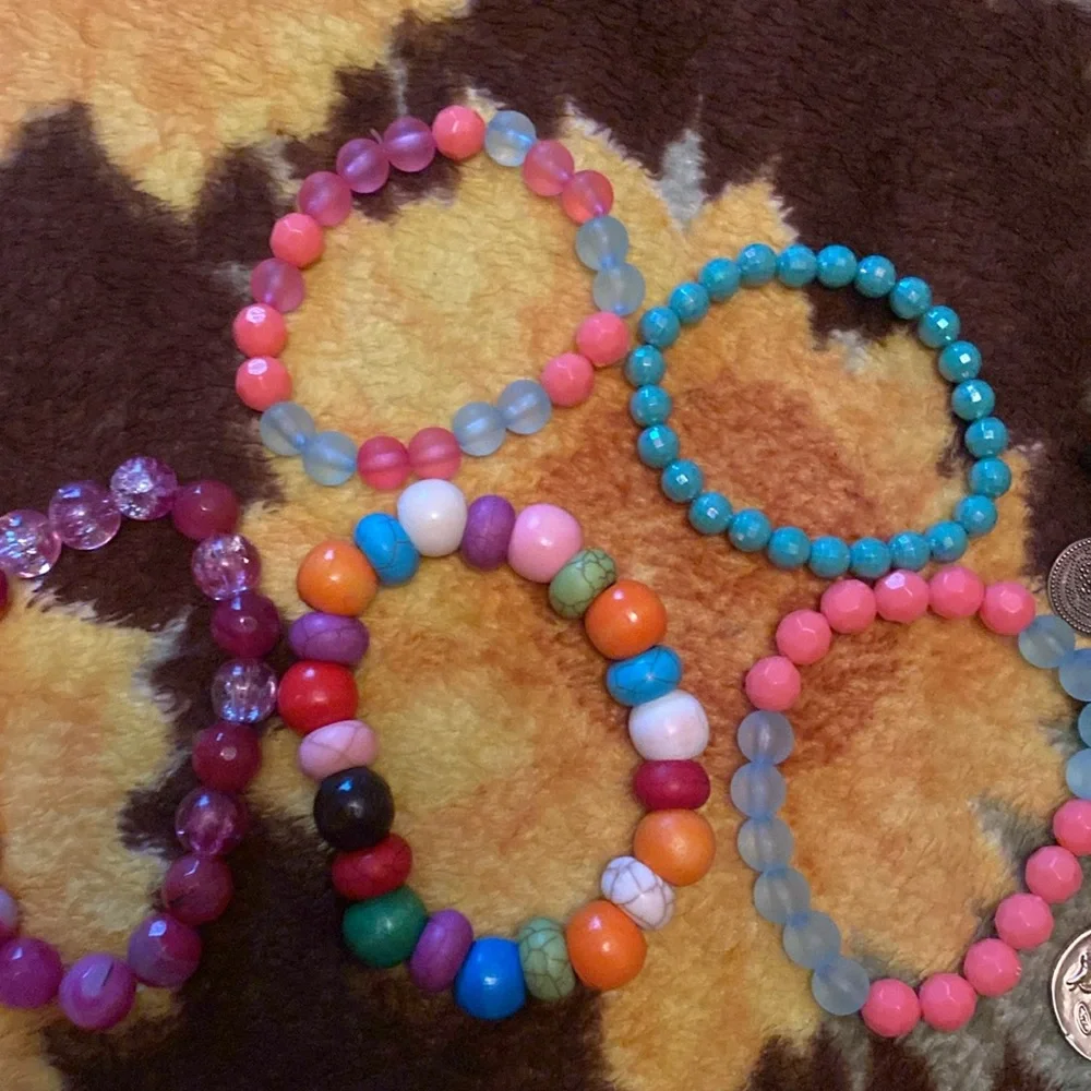 Bracelets - Picture 2 of 6